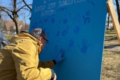 Niebieski-korowod-serc-48