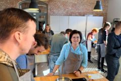 Powiedzenie-mowi-przez-zoladek-do-serca-08