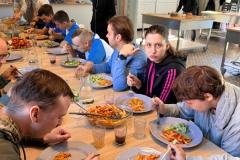 Powiedzenie-mowi-przez-zoladek-do-serca-35