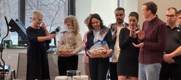 Wyjątkowe Spotkanie przy Wielkanocnym Stole